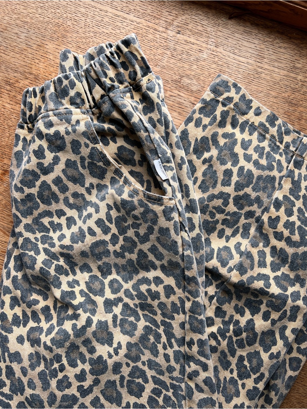 Le Bon Shoppe Arc Pants in Leopard - Picture 1 of 3